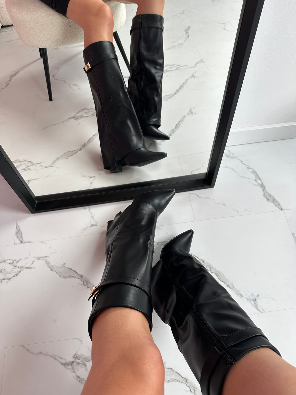 Lara Bottes | L’Élégance Intuitive