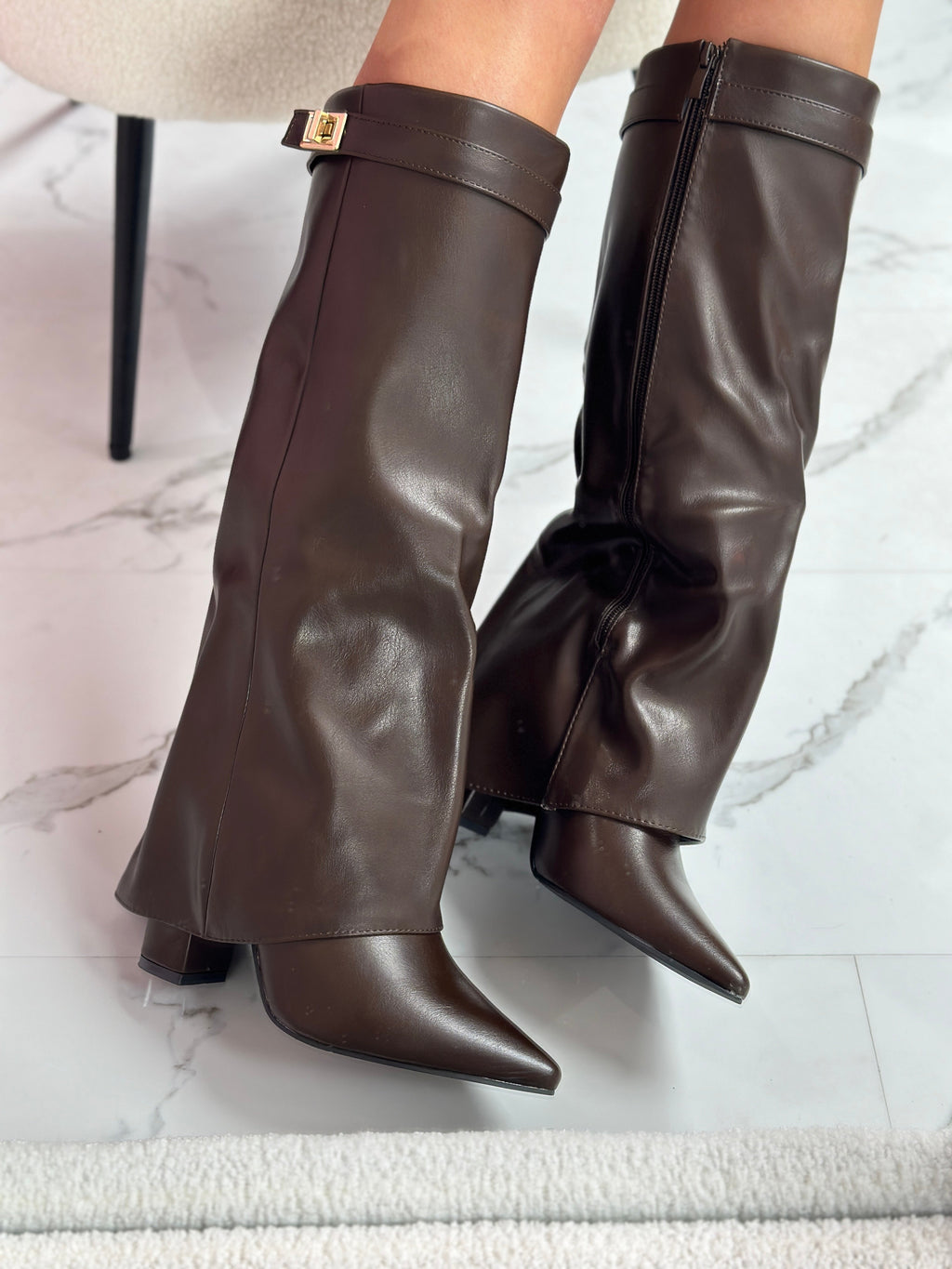 Lara Bottes | L’Élégance Intuitive