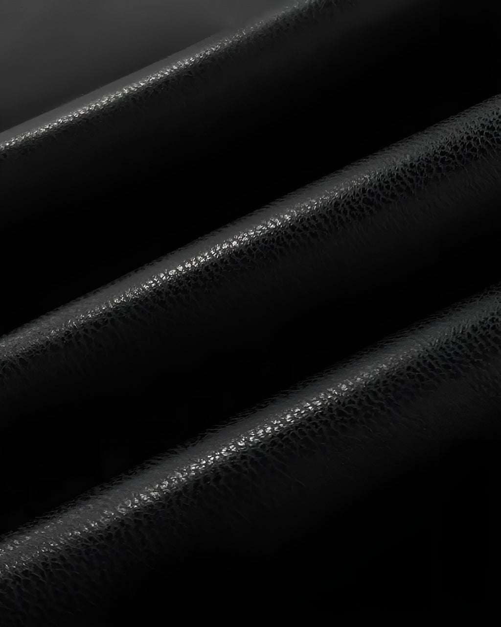 Robe Valentina™ | Cuir Élégant à Encolure Drapée