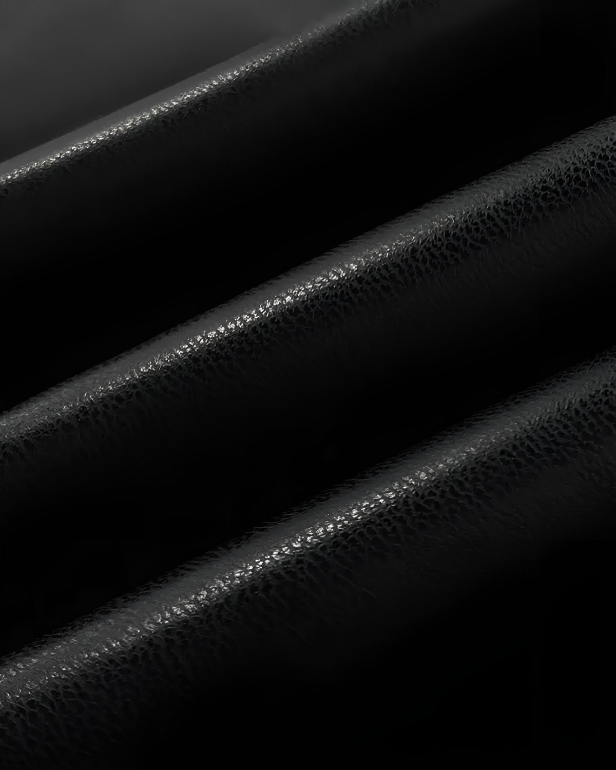 Robe Valentina™ | Cuir Élégant à Encolure Drapée
